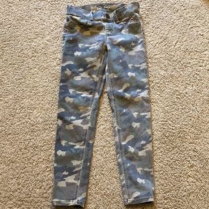 Wonder nation camo jeggings. Size 8